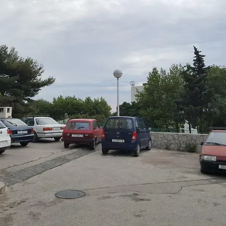 Διαμέρισμα Dora