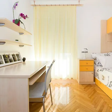 Apartman Dora Split