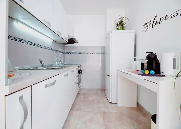 Apartament Dora *