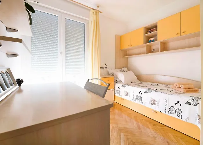 Dora Apartament *